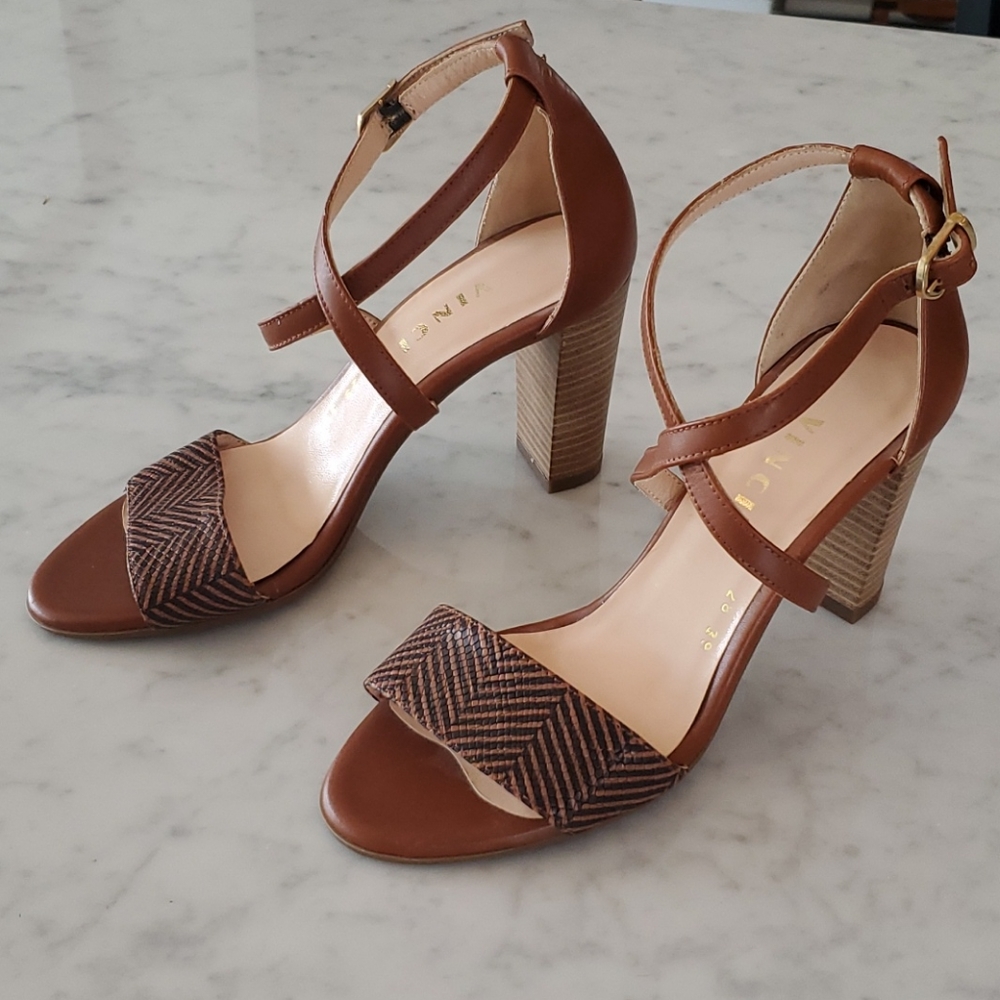 Brand new Vinci leather size 39 made in Turkey.